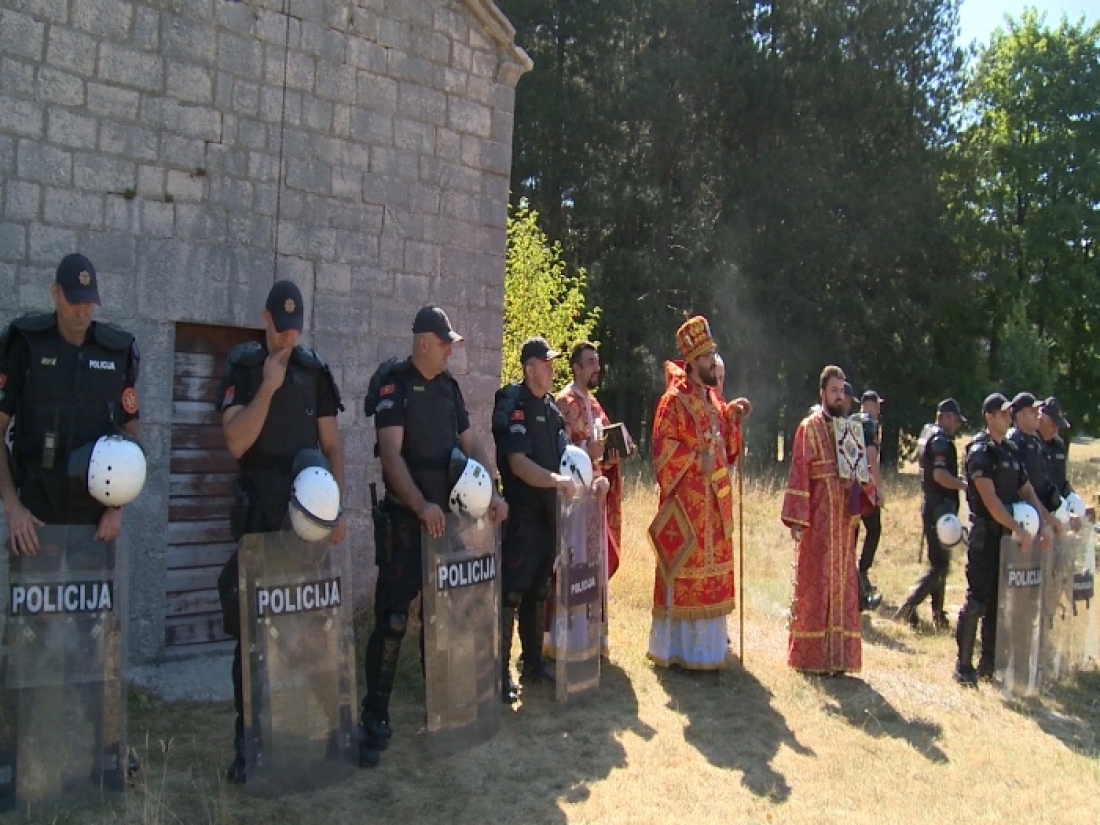 d723851e979e8f50ccc64322778b0a0e XL